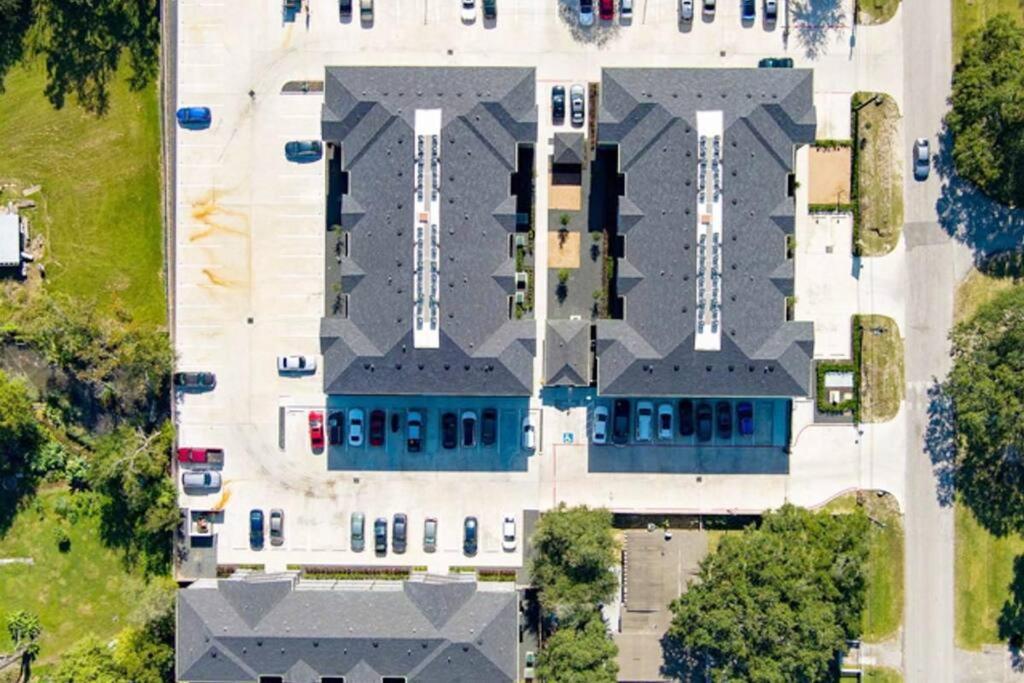 Welcome To Our Spacious 2-Bedroom 2-Bathroom Located In The City Of Houston, Texas! Eksteriør bilde
